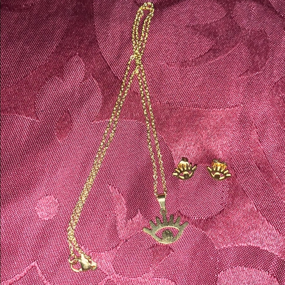 Eye earrings and necklace set